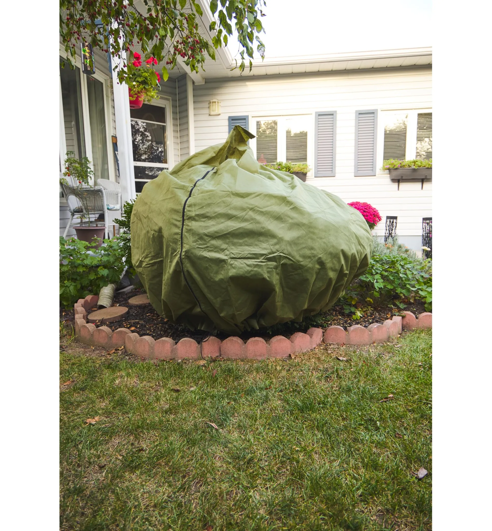 Lee Valley Shrub & Potted Plant Protector