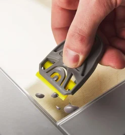 Lee Valley Small Holder & 6 Yellow Plastic Razor Blades