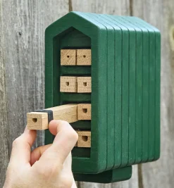 Lee Valley Solitary Bee Home