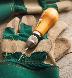 Lee Valley Speedy Stitcher Sewing Kit