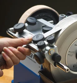 Lee Valley Square-Edge Jig For Chisels & Planes For Tormek T-4 & T-8 Machines