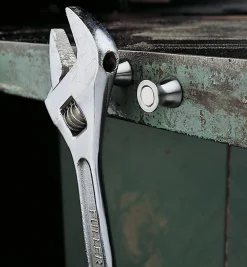 Lee Valley Standoff Magnetic Tool Holder