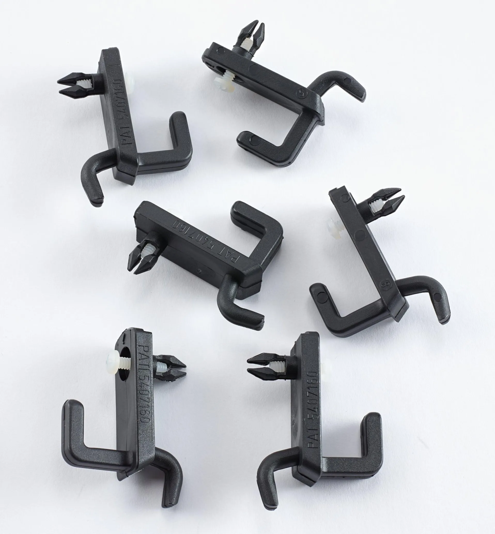 Lee Valley Talon Elbow Hook