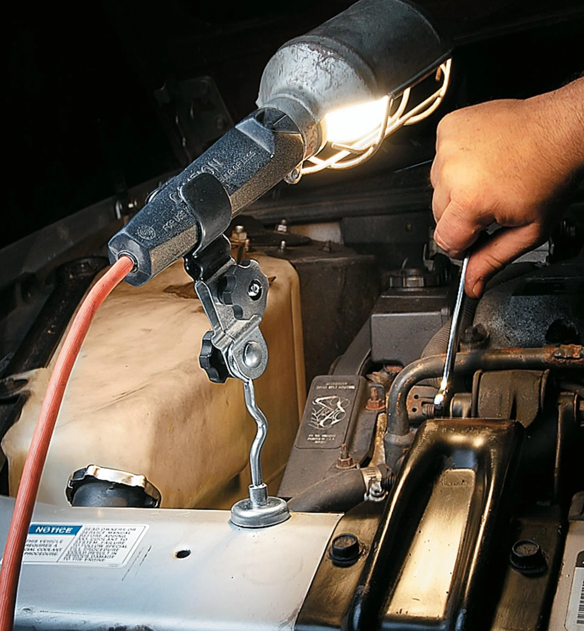 Lee Valley Trouble Light/Flashlight Holder