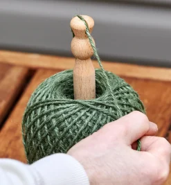 Lee Valley Twine Dispenser With Cutter