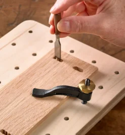 Lee Valley Veritas Miniature Hold-Down