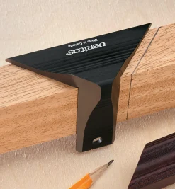 Lee Valley Veritas Miter Saddle