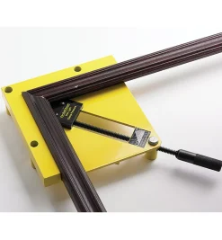 Lee Valley V-Nail Press